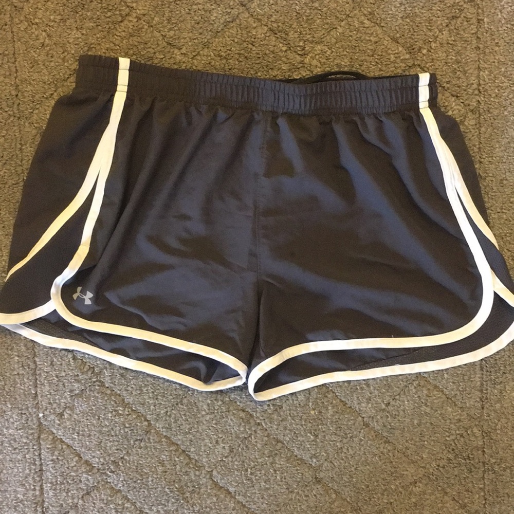 Women’s gray under armour athletic shorts